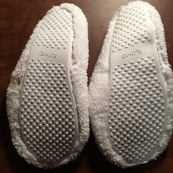 Polar bear slippers - Picture 2 of 5